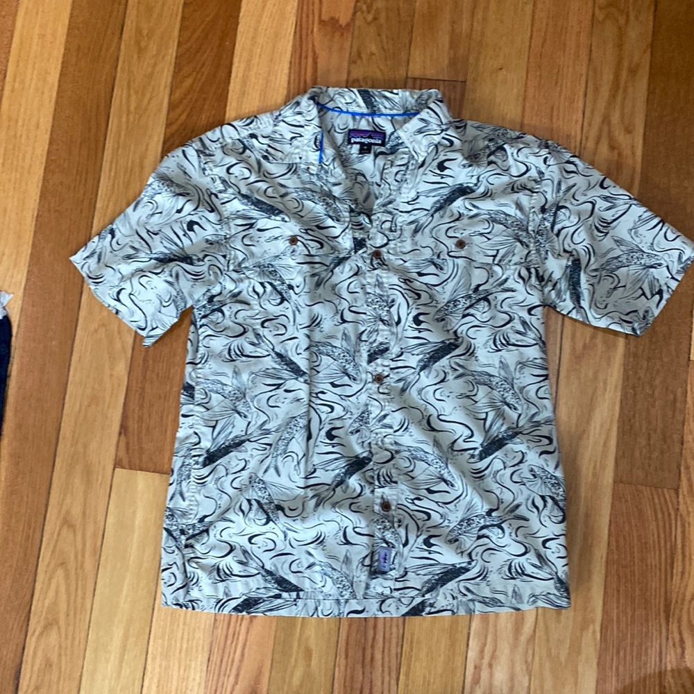 LIKE NEW Patagonia Button Down Shirt